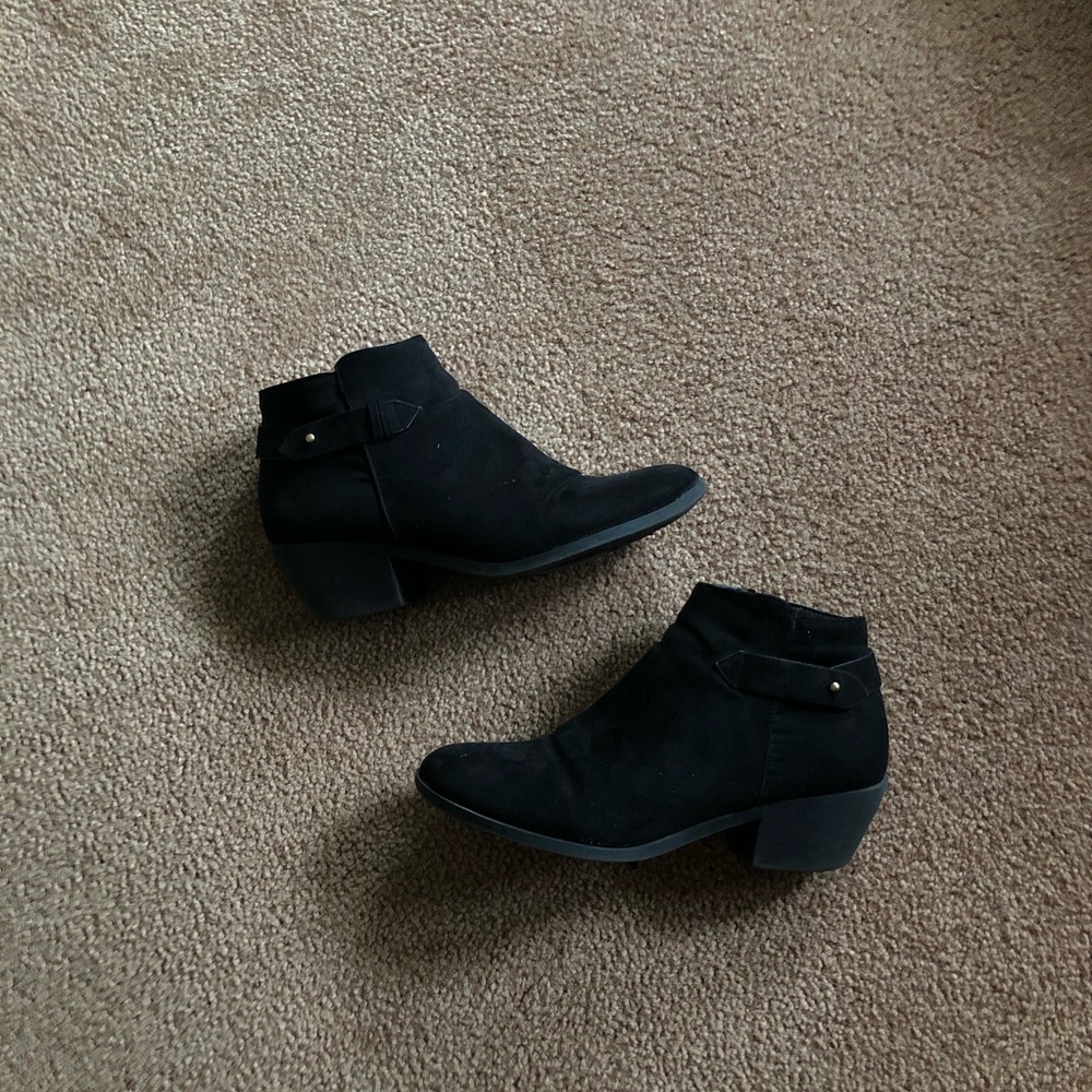 SOLD🤩Forever 21 Booties☺️